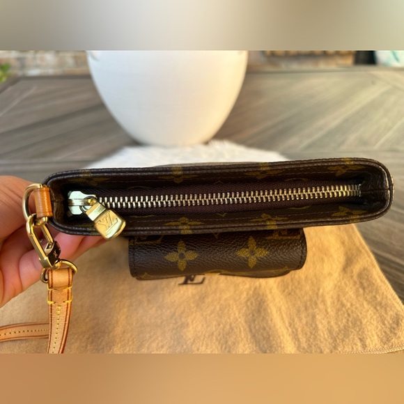 Louis Vuitton Monogram Partition Clutch/Wrislet Bag - Picture 11 of 16